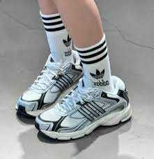 Кросівки Adidas Response CL IG6226, 39.5р.