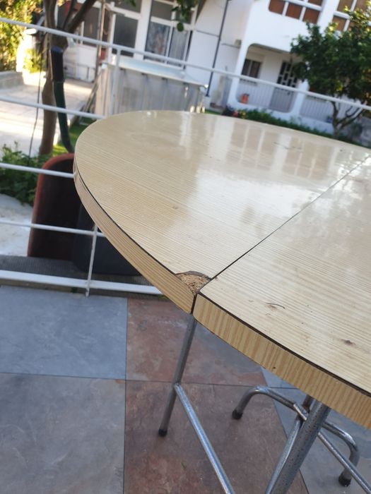 Mesa de refeição dobrável