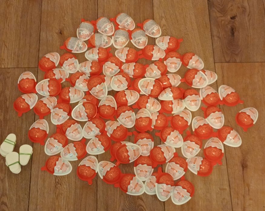 Kinder joy krem z wafelkiem jajka Kinder ferrero połówki Kinder krem