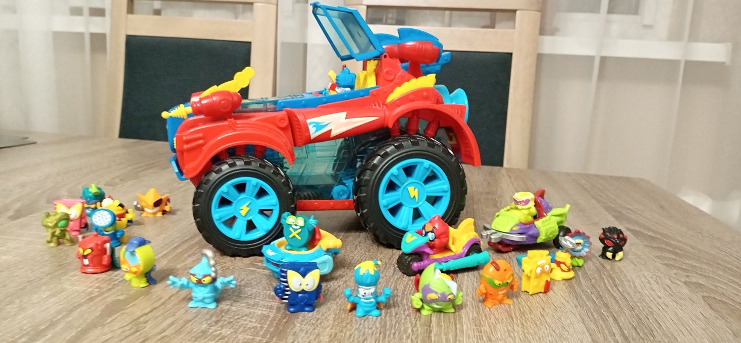 Super Zings - samochód Monster Roller + 19 figurek + 3 pojazdy