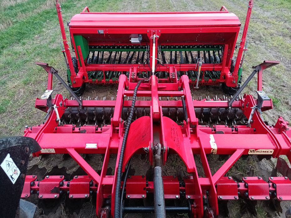 Talerzowy zestaw uprawowo siewny z kołami kopiującymi 3m