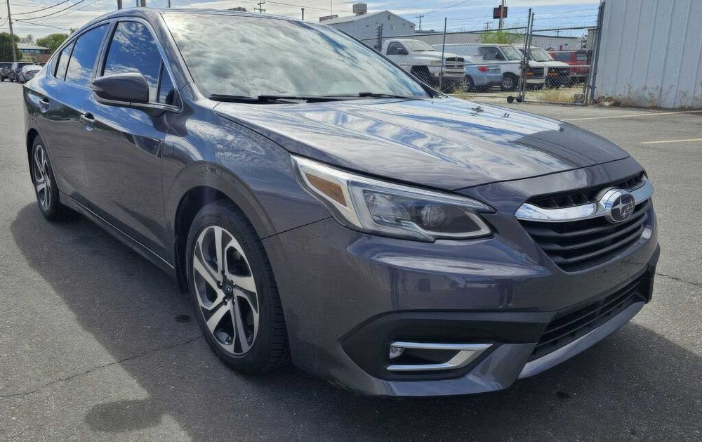 Subaru Legacy Limited      2022