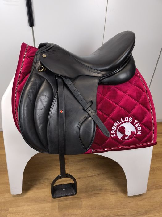 17,5 cali siodło wszechstronne skokowe  John Webb Id.569 cob