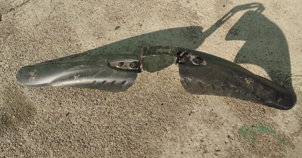 Крыло, брызговик, болотник для велосипеда.