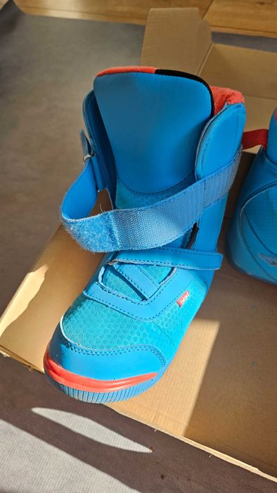 Bardzo dobre snowboardowe buty dziecięce HEAD Kid Velcro