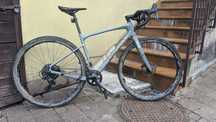 Giant revolt advanced 1 gravel carbon rama m