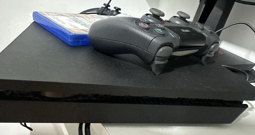 Vendo playstation 4 usada