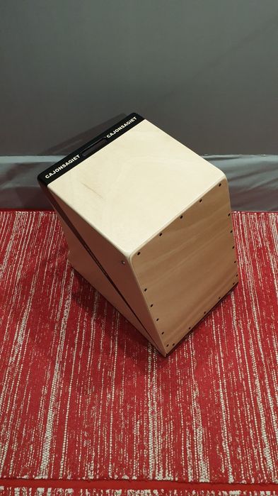 Cajon flamenco inclinado