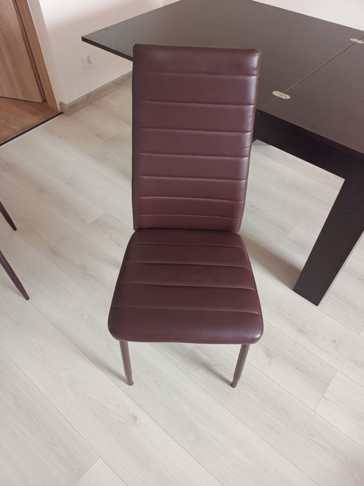 Sprzedam Stół rozkładany z krzesłami