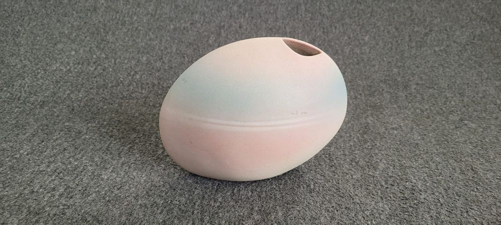 Wazonik ,ozdoba różowo niebieska