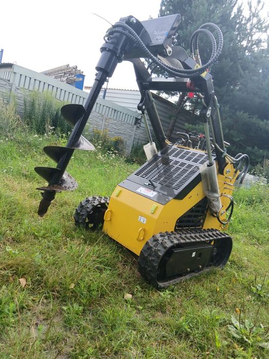 Wynajme miniladowarke skidsteer mlot szczotka wiertnica  wypożyczę