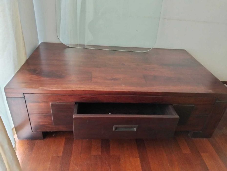 Mesa de centro - madeira maciça