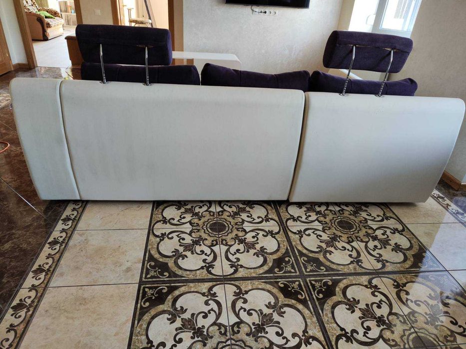 Диван шкіряний Довжина 273; ширина - 105, у розкладеному вигляді- 180.