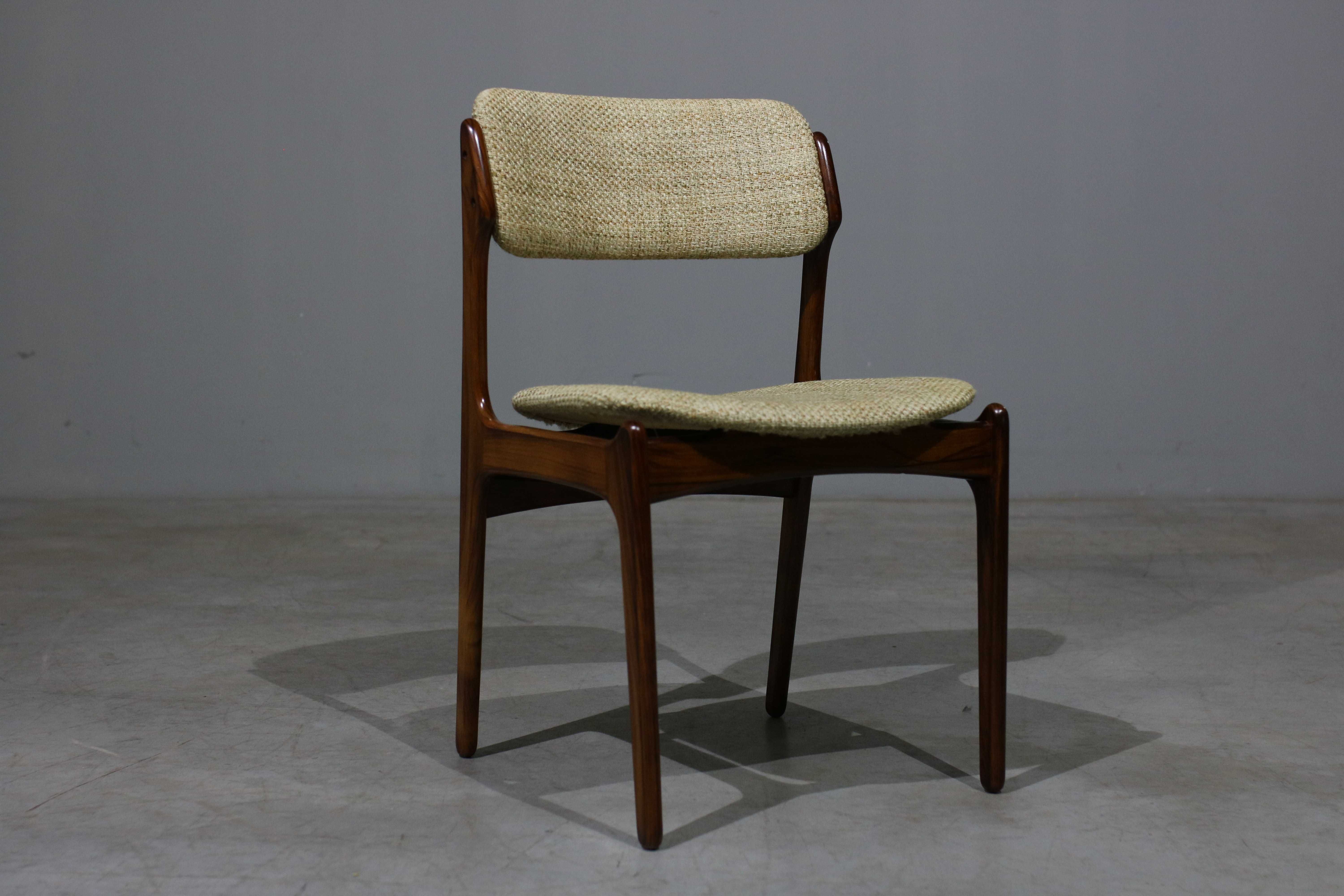 Cadeiras Erik Buck modelo OD49 em pau santo | Danish Design