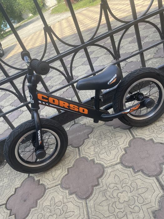 Велобіг Corso чорний