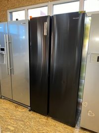 NoFrost side by side Холодильник фірми Hisense, привезений з Німеччини