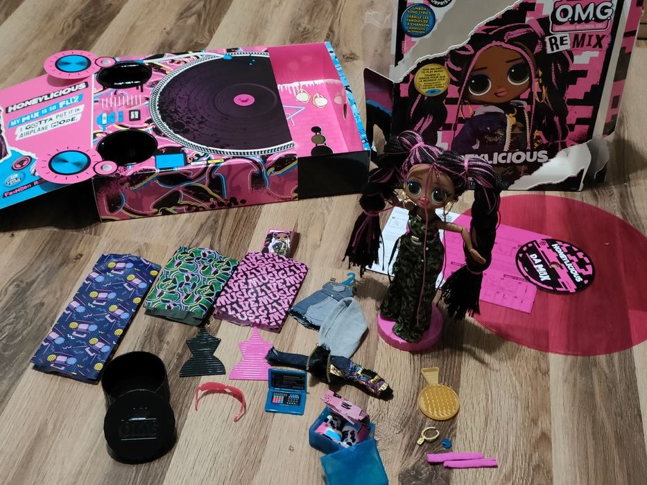 Duży zestaw lalka OMG remix honeylicious gramofon zestaw jak nowy