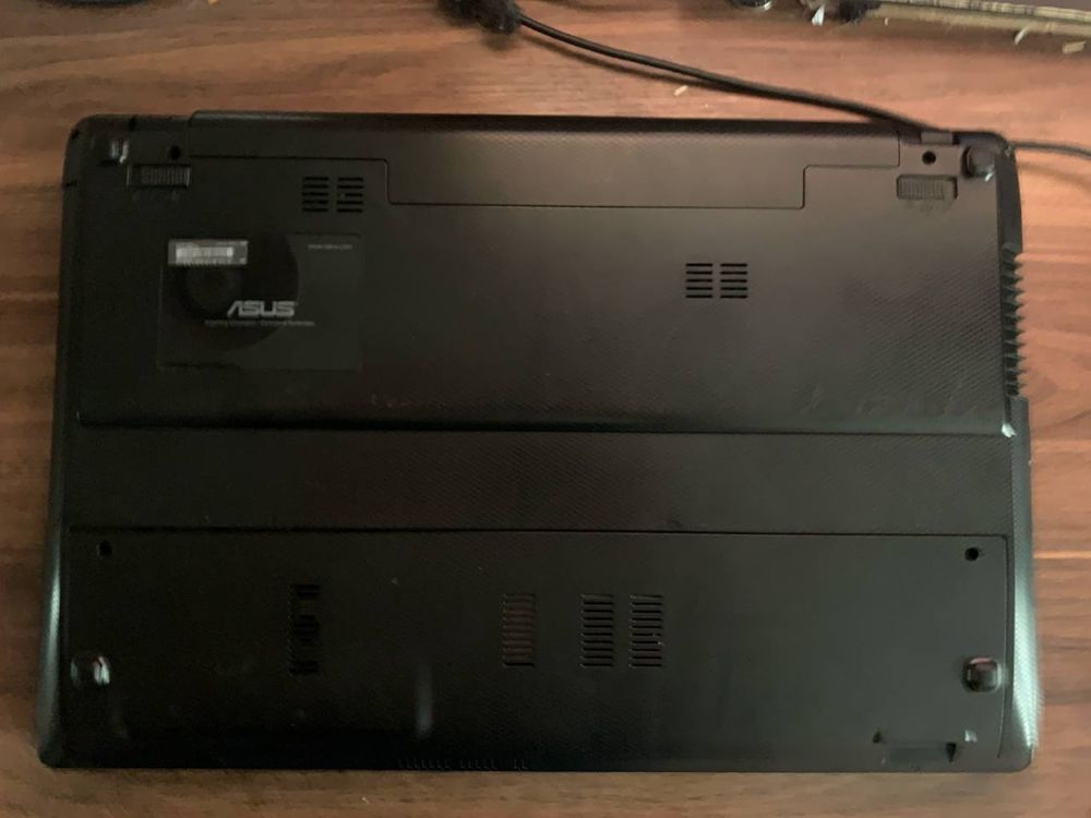 Продам ноутбук asus x55v на i-3.Срочно!