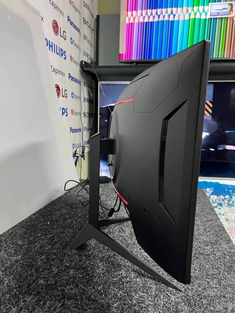 Ігровий монітор KTC H27S17 - 27” дюймів 2K /180Hz /VA Curved