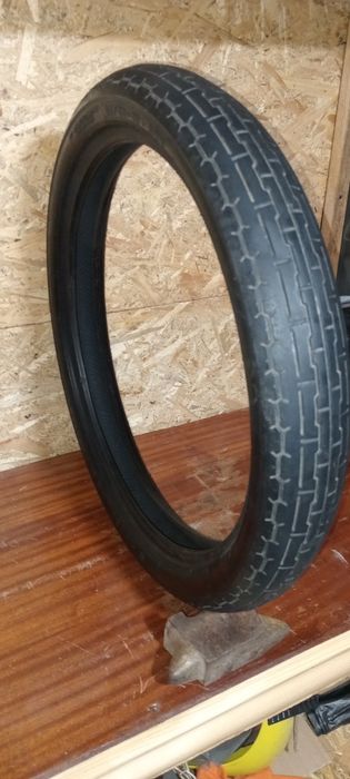 Два блоки двигуна моиоцикла Урал , Передня мото гума Metzeler 90/90-19