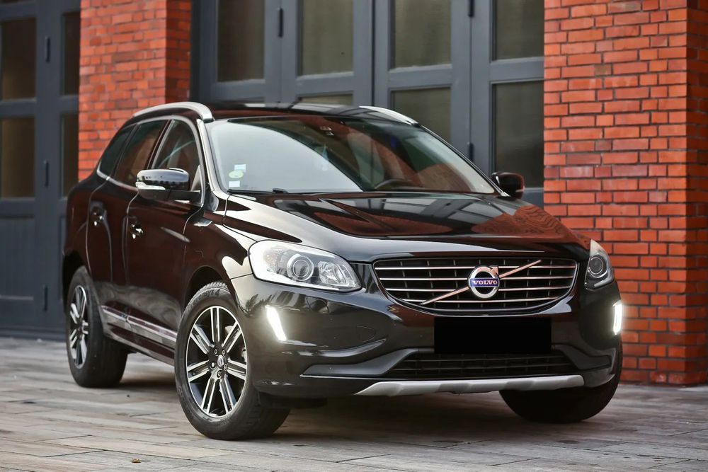 Volvo XC 60 2.0D4 150PS AUTOMAT SUMMUM xen skóra HARMAN el.fotele+klapa bezwypadek