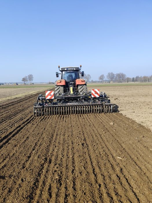 Uprawa bezorkowa głeboka uprawa  Agro Lift, gruber po kukurydzy