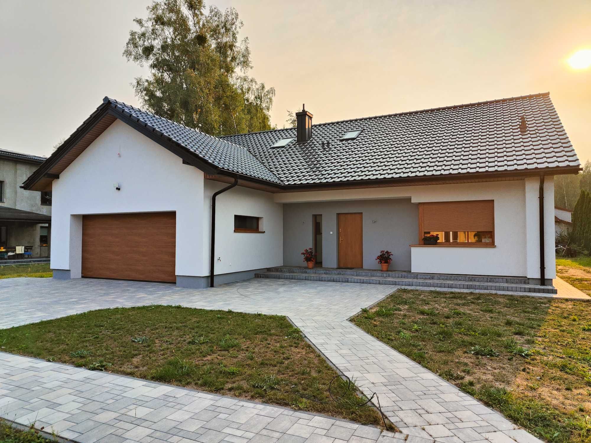 Elewacje, ocieplenia budynków, renowacja elewacji- mycie, malowanie