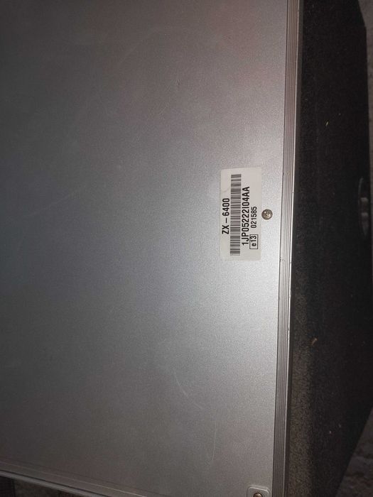 Wzmacniacz Hifonics Zeus ZX6400 razem z Tuba Basowa 500W