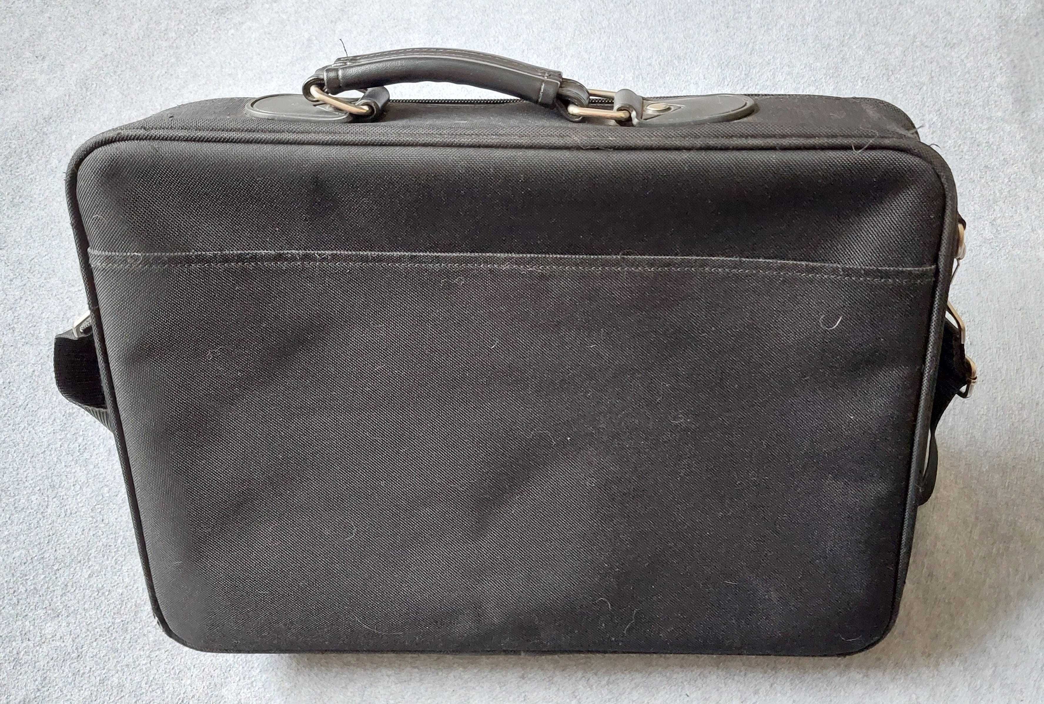 bardzo mocna torba na laptopa 15,6’’  marki "Casesafe"