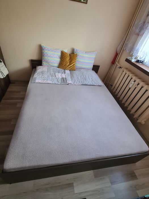 Łóżko 160x200 z materacem