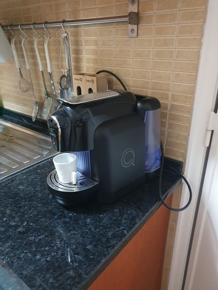 Maquina de café  Delta Q.