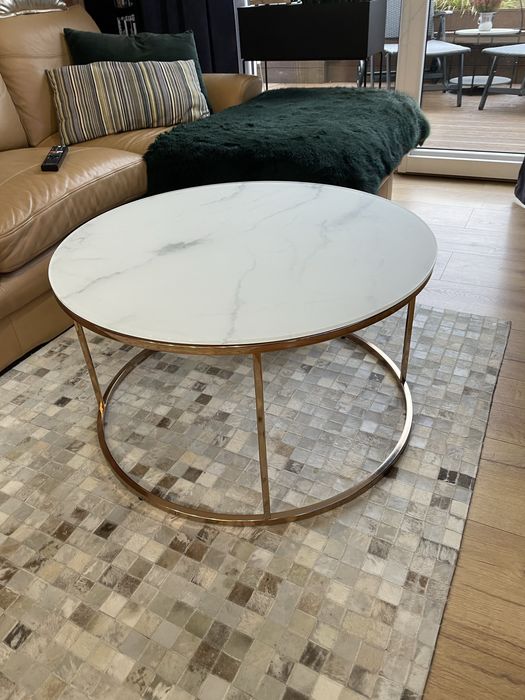 Stolik kawowy okragly złoto-marmur