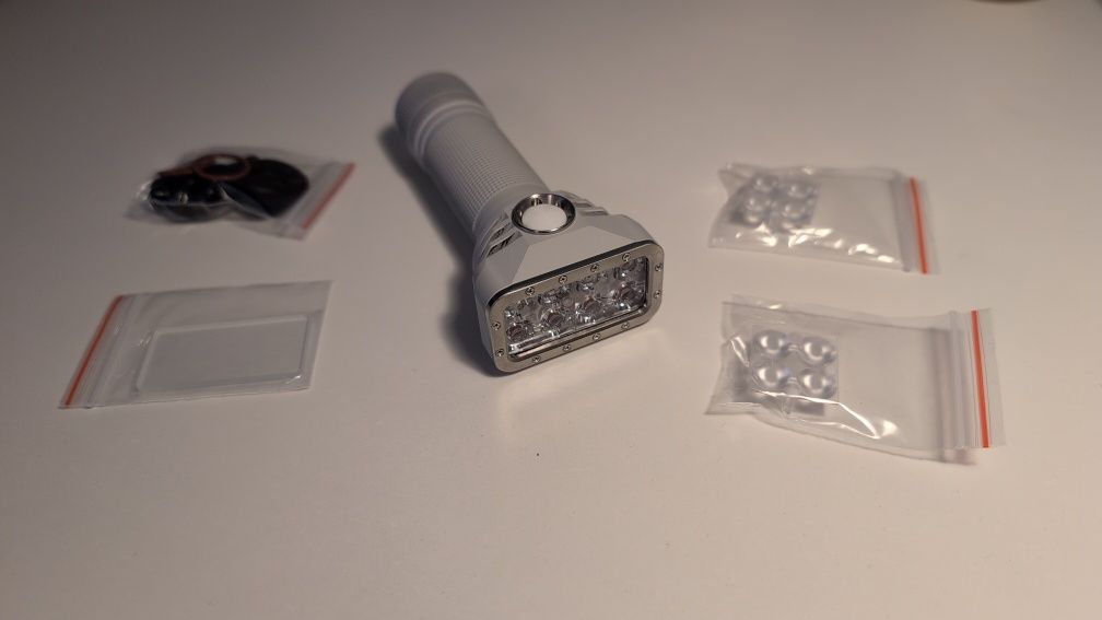 Emisar DT8K SFT-25 Linear+FET Hanklight