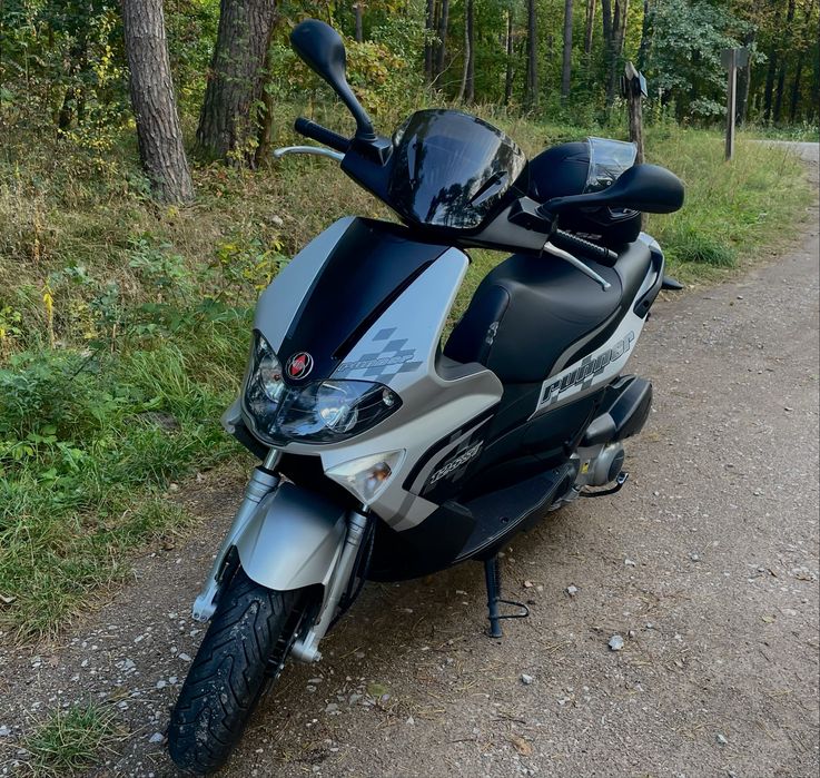 Skuter Piaggio Gilera Runner 125 15KM 2015r. Kat. B