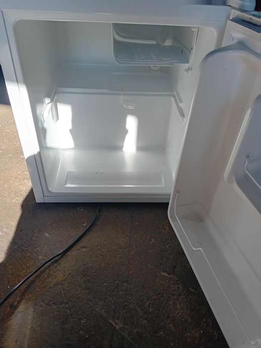 Minibar como novo