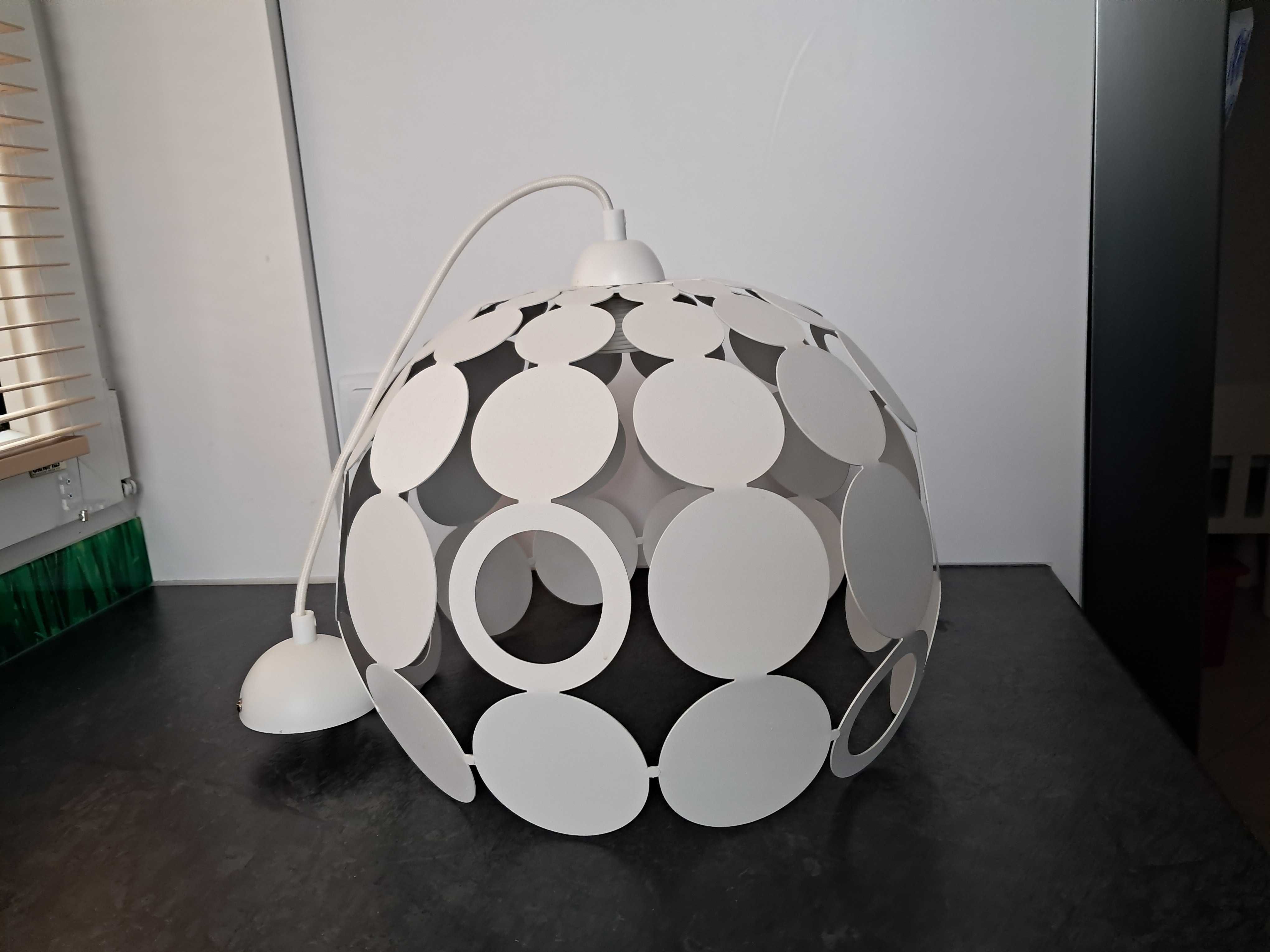 Lampa wisząca biała kula