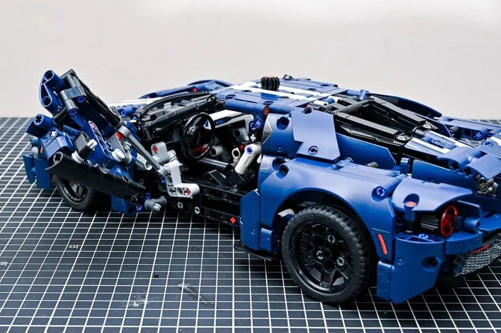 Klocki Ford GT  model 42154 prezent zabawka