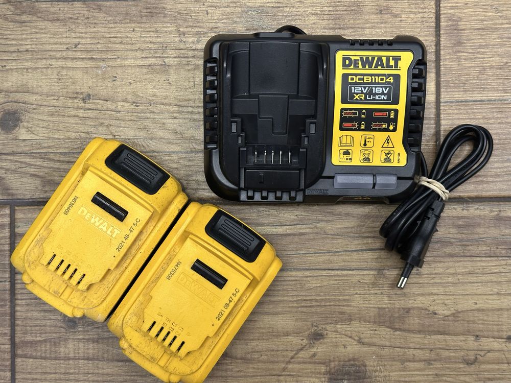 [Zestaw] 2x Bateria akumulator 18V 5Ah | ładowarka DCB1104 DeWalt