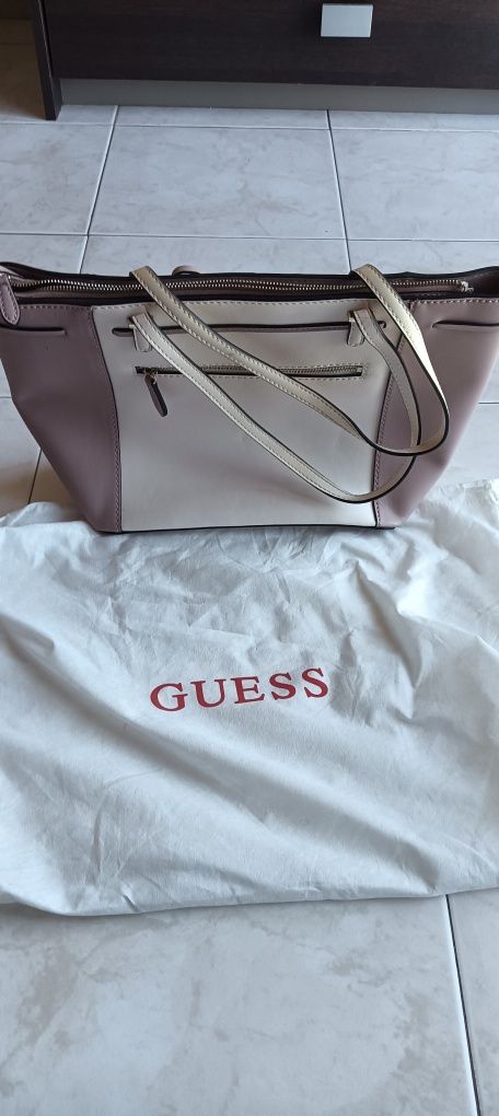 Mala Senhora da Guess