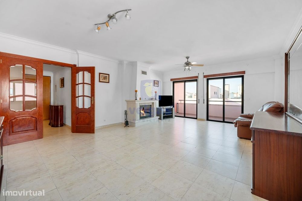 Apartamento T3 com Garagem e Arrecadação