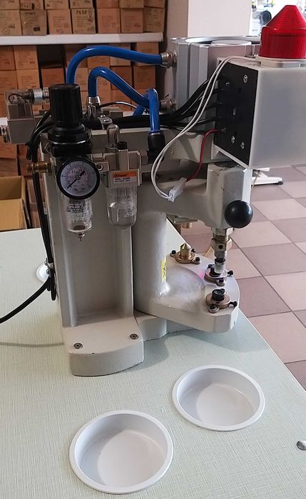 Napownica prasa pneumatyczna 3-głowicowa GLOBAL PFA-03