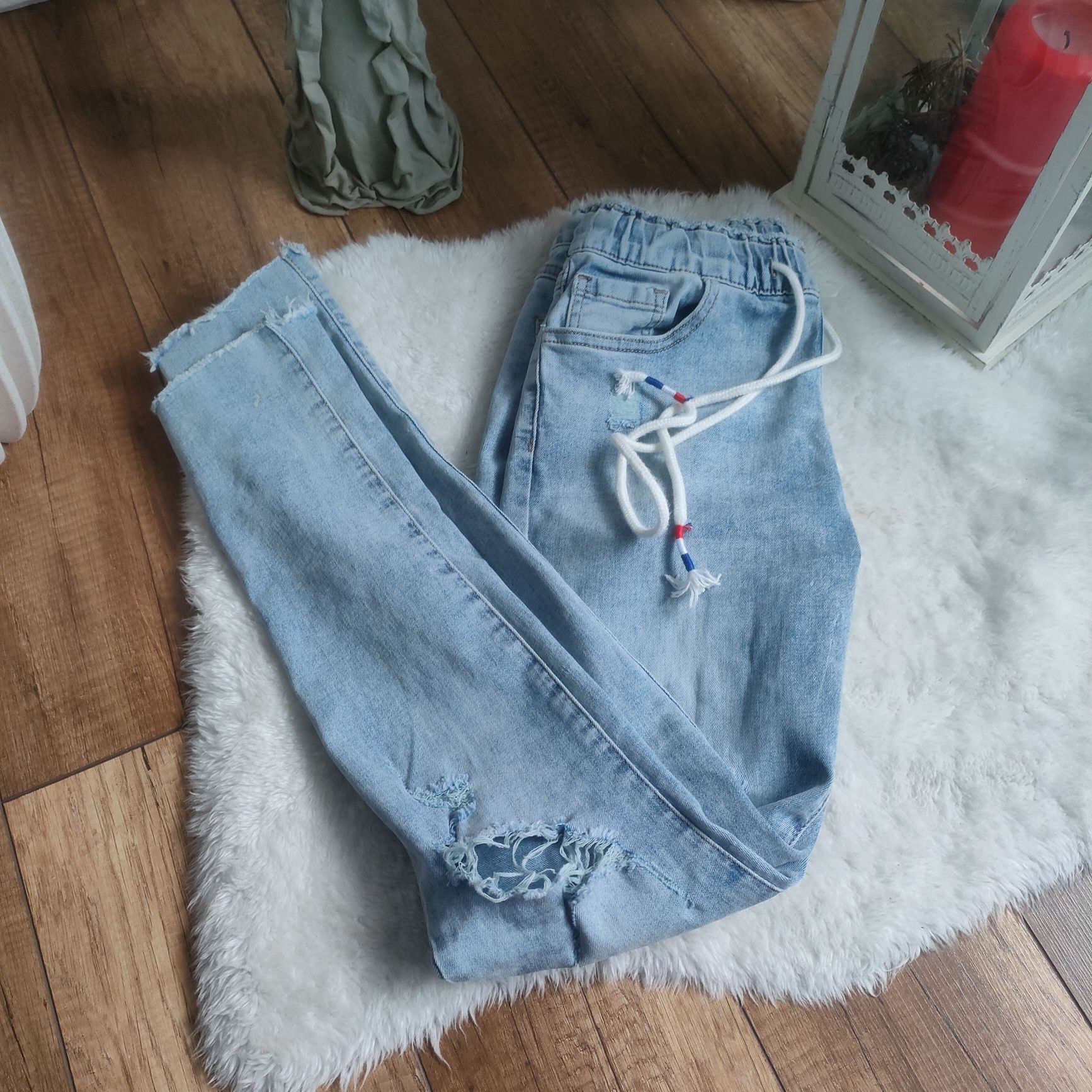 Spodnie jeans damskie