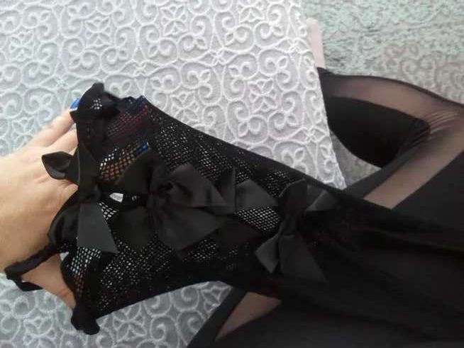 Seksowne bodystocking z kokardą