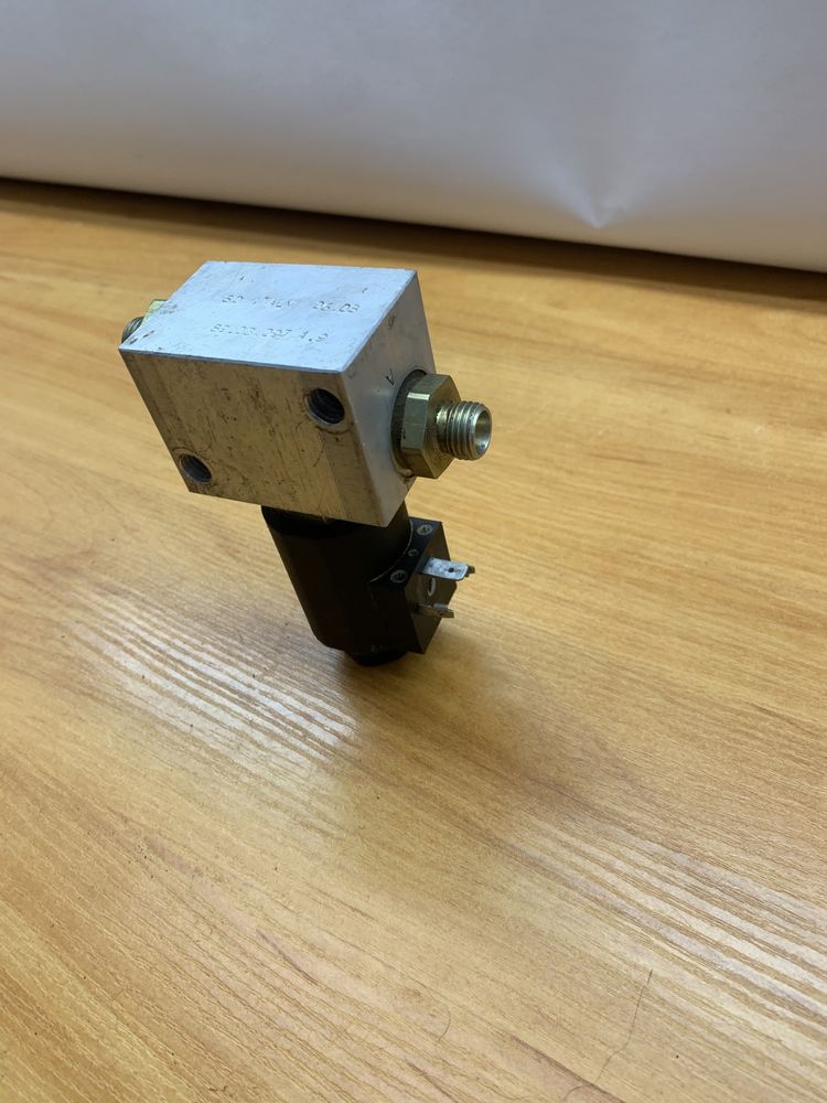 Elektrozawór hydrauliczny DANFOSS 171145