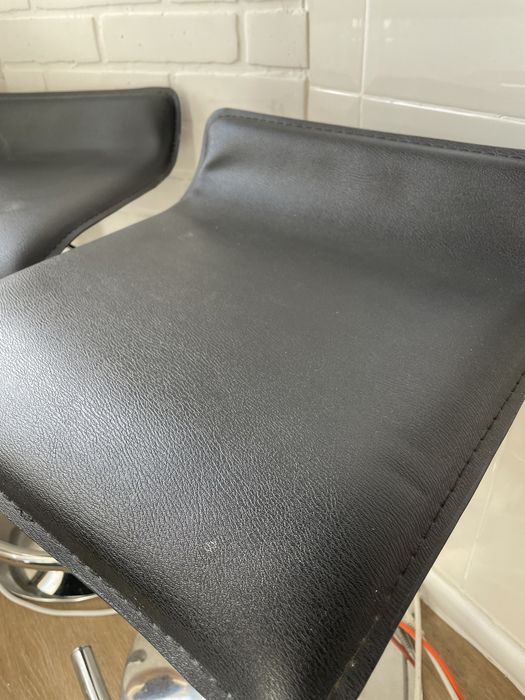 Bancos de barra pretas