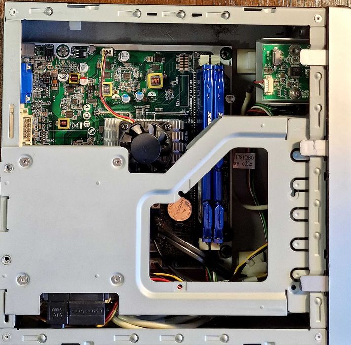 mini-ITX HP 2B05/AMD A6 5200x4/8GB RAM/SSD 240/AMD RADEON HD 8400