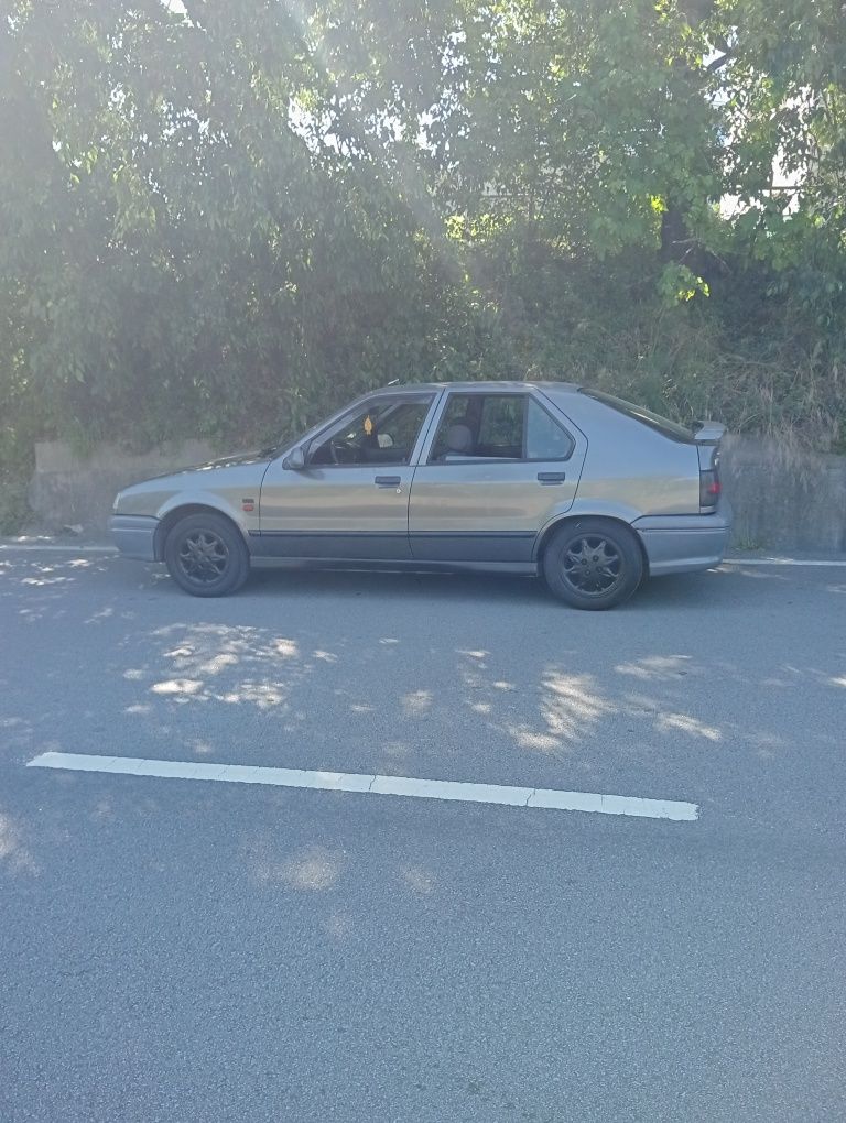 Renault 19 em bom estado