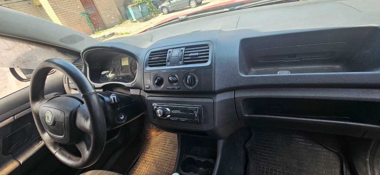 Skoda Fabia 1.4 довга база максимальна комплектація 2011