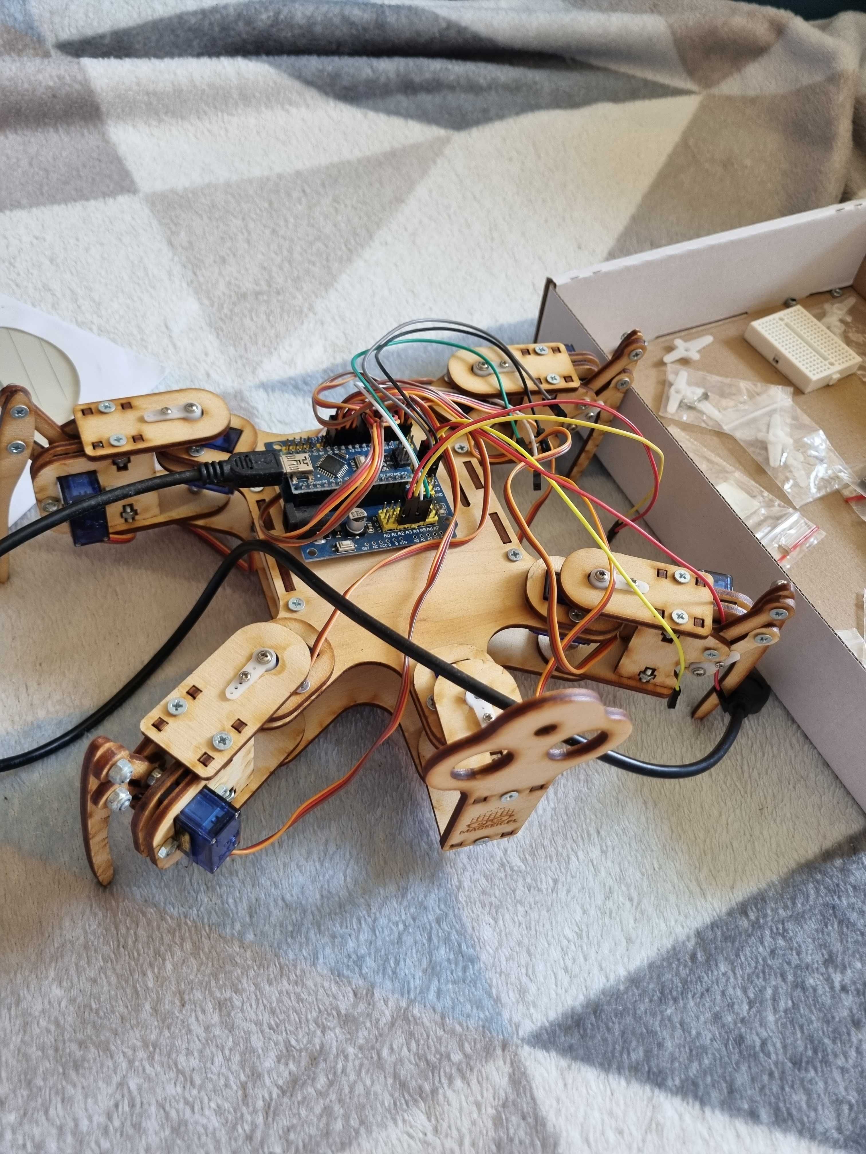 Zestaw arduino progaramowalny pająk