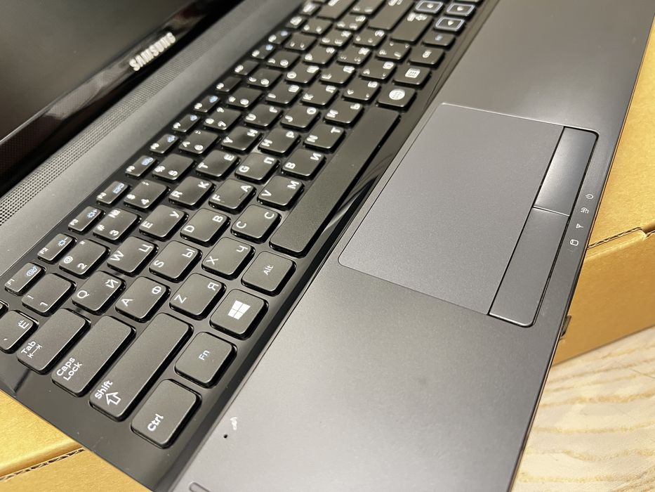 Ноутбук Samsung NP300E5Х